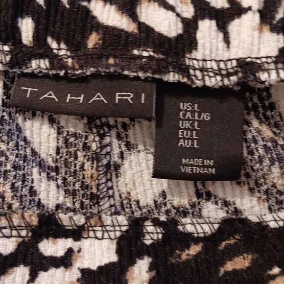 Tahari Pull On, Textured, Wide Leg Pants. Boho, Animal Print - Picture 4 of 6